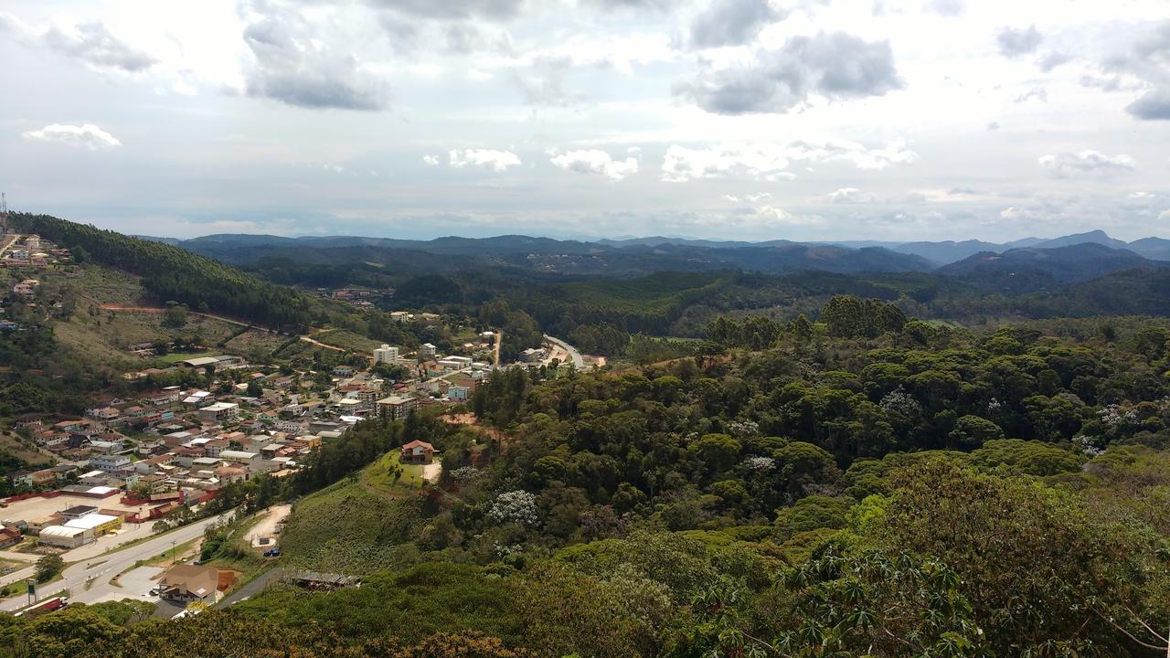 Aparthotel Em Pedra Azul โดมิงกอส มาร์ตินส์ ภายนอก รูปภาพ